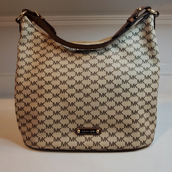MICHAEL KORS- ELANA VANILLA CONVERTIBLE BAG